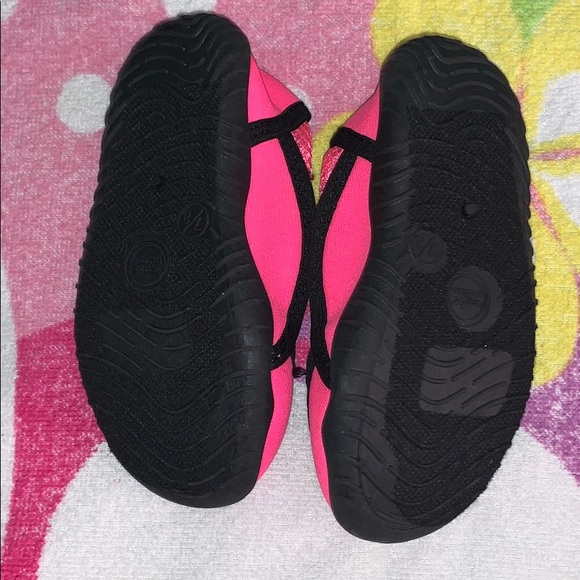 Wonder nation water shoes - Picture 2 of 2